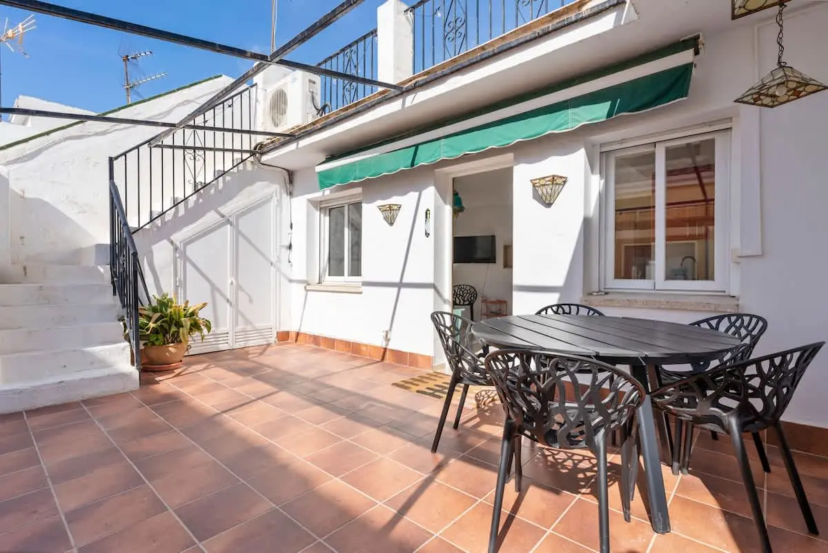 Bright Rooftop - Ref 255