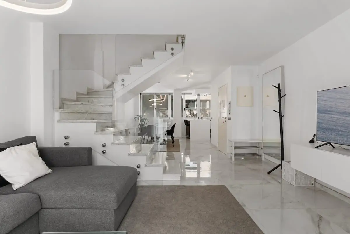 Elegant Apartment - Ref 236