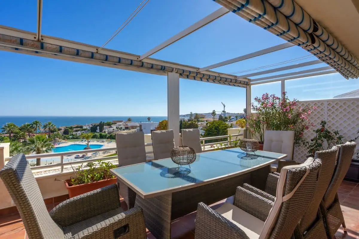 Spacious El Faro Penthouse w/ Pool & Beach Access