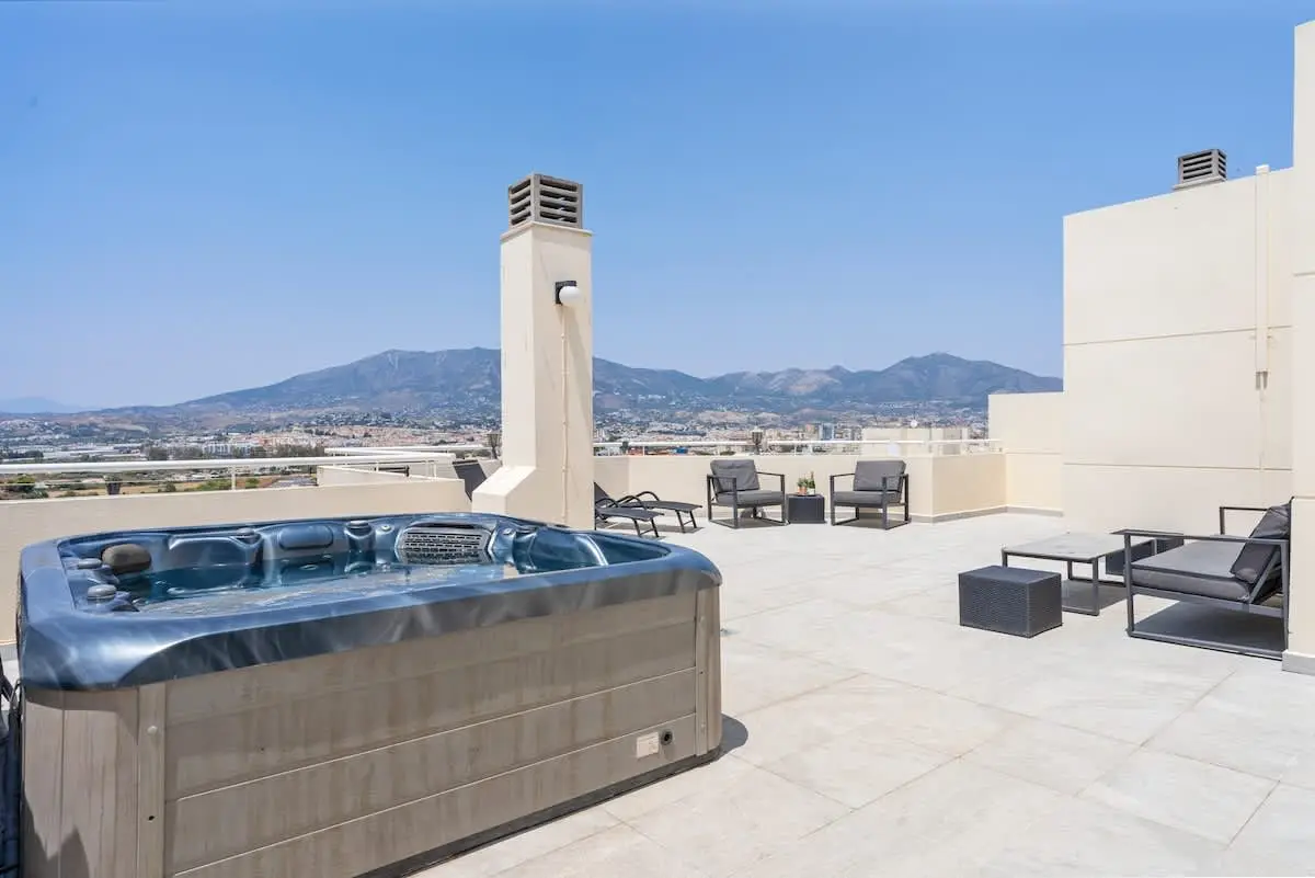 Spacious Castillo Sohail - Ref 12