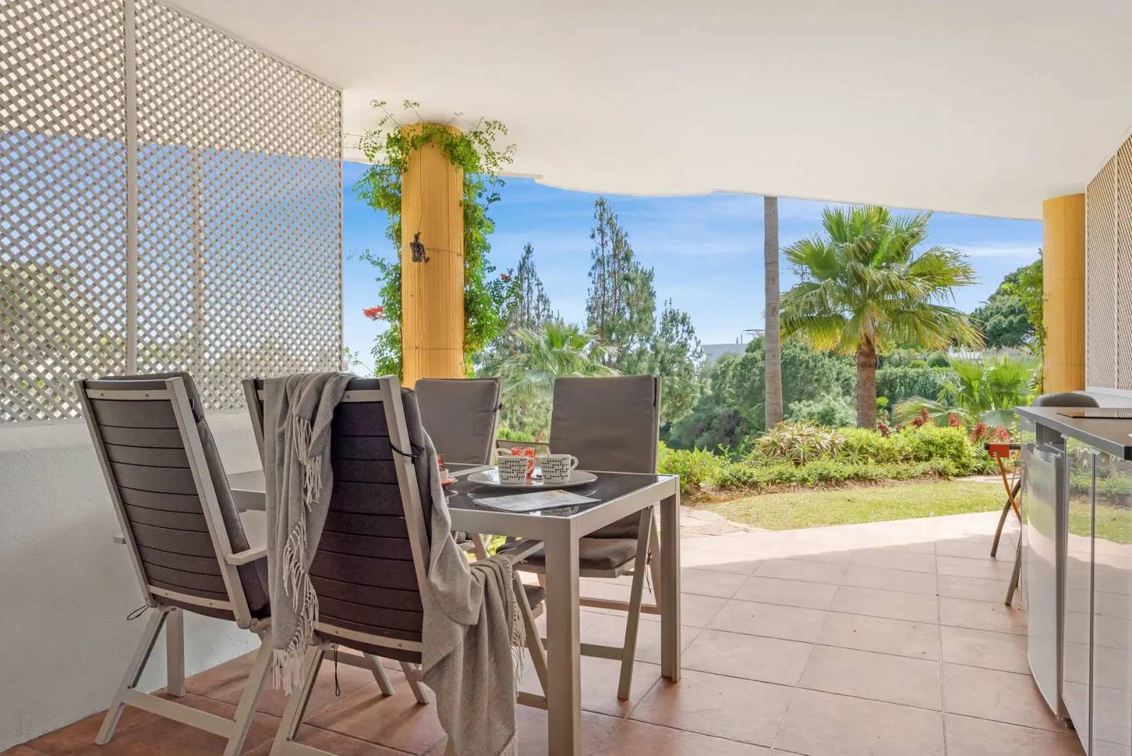 Stunning golf&garden flat- Ref 137