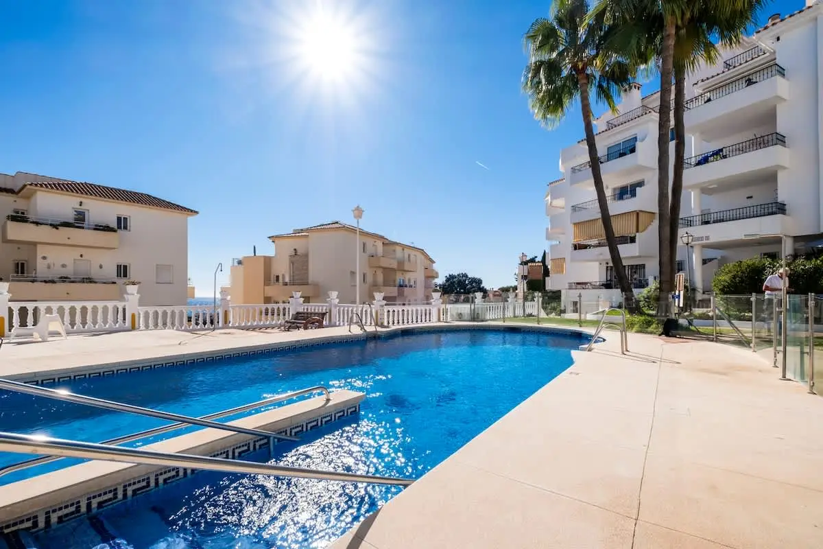 REF 96 - Charming Apartment with Pool Near Beaches & Golf Courses