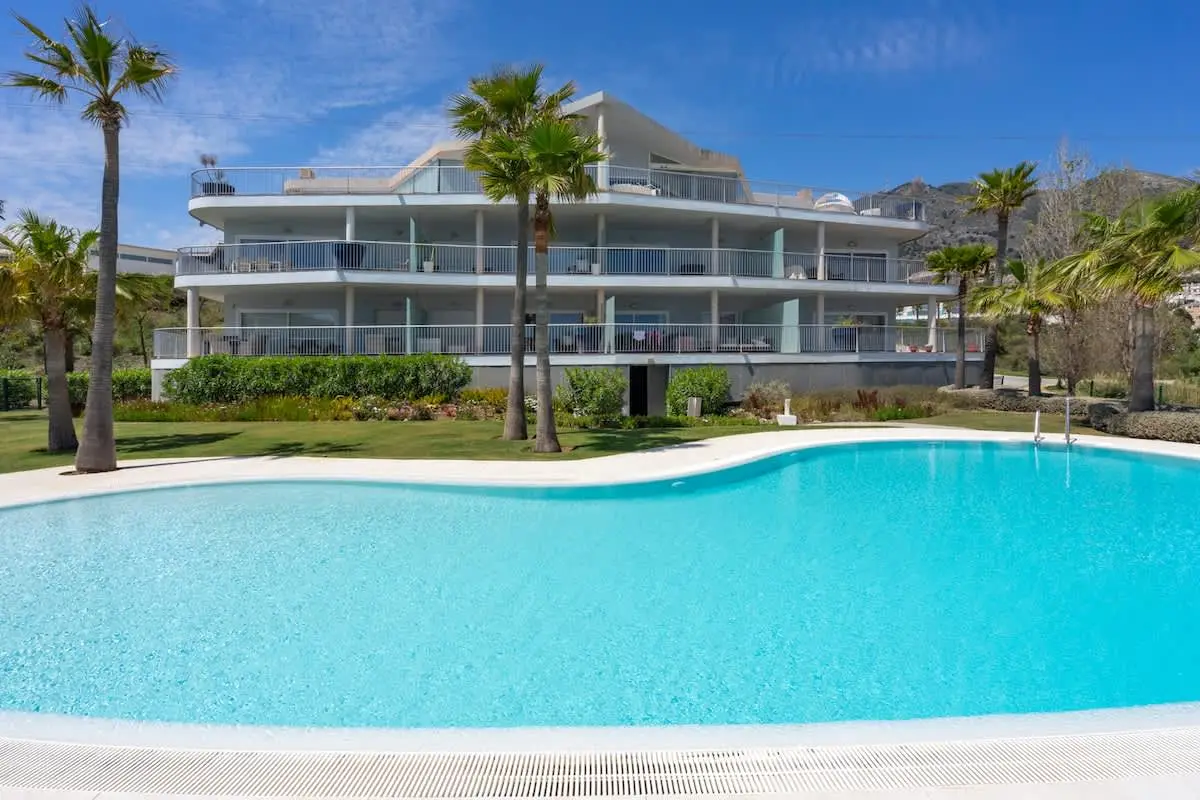 Sunny Terrace with Jacuzzi- Ref 26