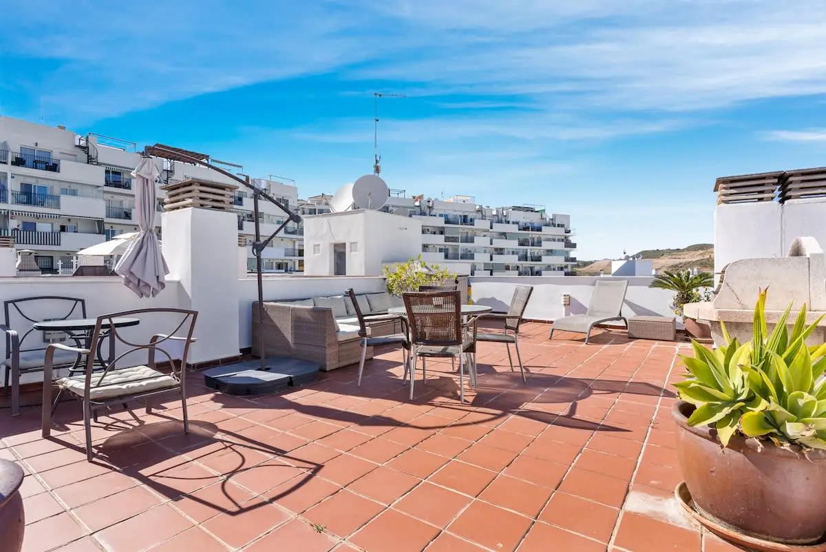 Terrace Penthouse with Pool - Ref 84