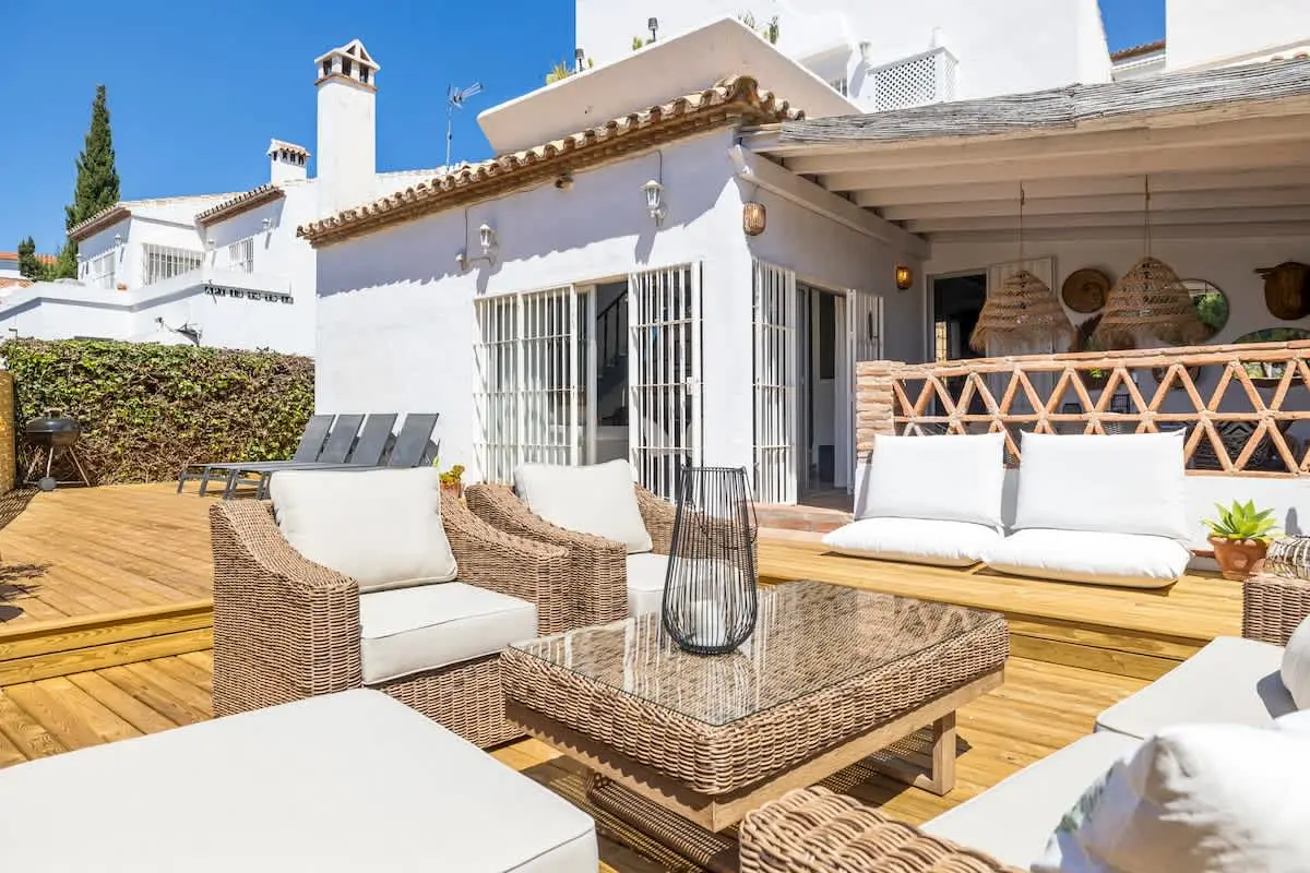 Townhouse with Pool- Ref 199